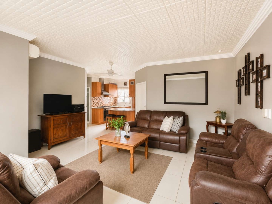 2 Bedroom Property for Sale in Heuwelsig Free State